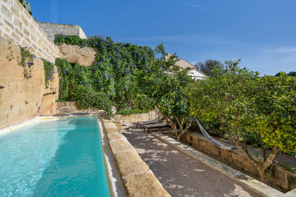alaior_gardens_villa_exterior_menorca_spain_villacollective5